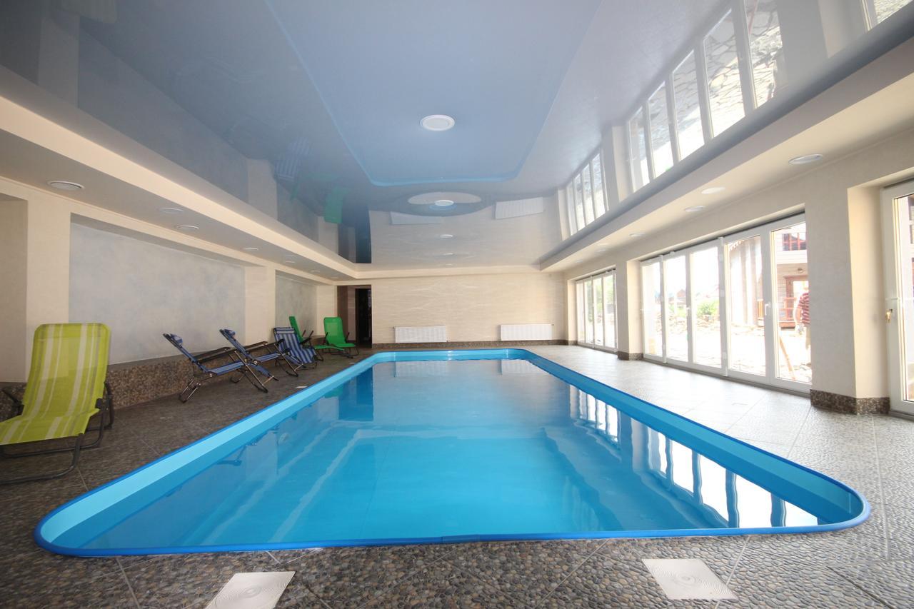 Family Hotel Kaskad Boekovel Buitenkant foto