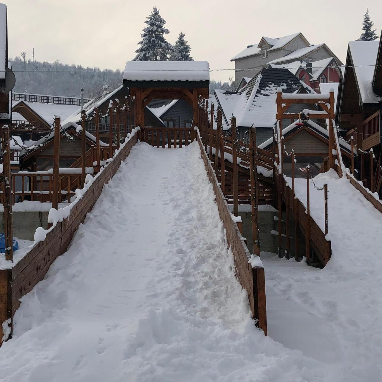 Family Hotel Kaskad Boekovel Buitenkant foto